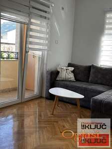 Jednoiposoban stan 42 m², Sajmište, Novi Sad, 1. sprat