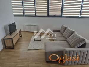 Izdajem lep stan u Pupinovoj Palati !!! - niski troškovi ID#5540