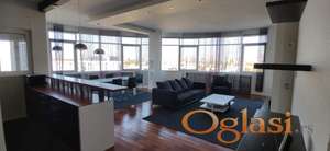 Prostran i svetao četvorosoban stan 115m2