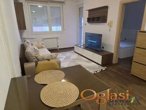 KOMPLETNO NAMEŠTEN JEDNOIPOSOBAN STAN, BULEVAR EVROPE