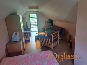 Kuća sa lepim otvorenim pogledom