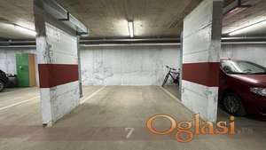 Garažno mesto - 17m2 - Petrovaradin (Blok 8)