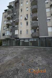 Lokal 450m2 se izdaje na duži vremenski period