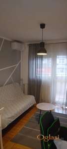 Izdajem garsonjeru na top lokaciji!!!