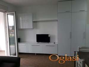 NOVI SAD, CARA DUSANA, NAMESTENA GARSONJERA, ODMAH USELJIVO, PET FRIENDLY - 220 eura