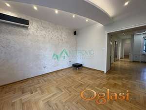 Trosoban stan u Centru grada - 79 m² (Šifra: 1004872) 