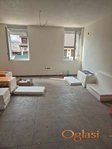 Brzo useljiv stan sa parking mestom