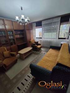 KOMFORAN NAMEŠTEN DVOSOBAN STAN NA PETROVARADINU