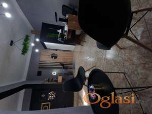 Opremljen lokal za kozmeticke usluge ili prazan.