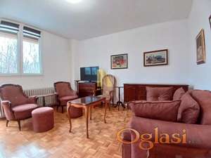 Izdaje se 2.5 stan sa pogledom na Kej i Strand – Fruškogorska ulica