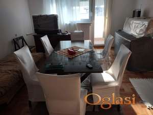 Prelep četvorosoban stan 83m2, centar, kod Pravnog fakulteta