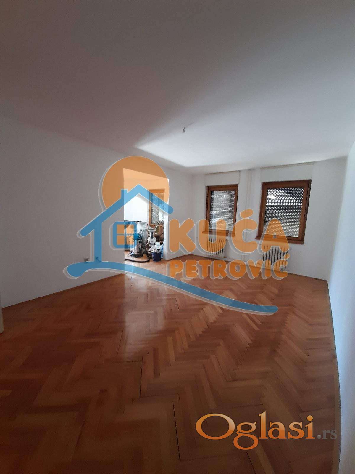 Izdaje se polunamešten, dvosoban stan kod Pravnog fakulteta, 72m2 — fotografija