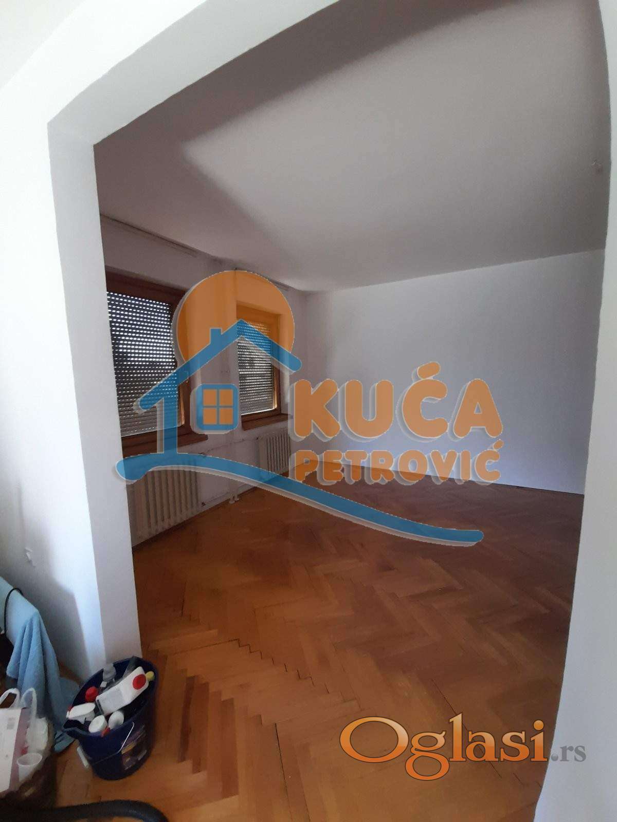 Izdaje se polunamešten, dvosoban stan kod Pravnog fakulteta, 72m2 — fotografija