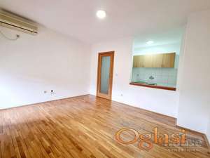 STAN - NOVI SAD - CENTAR - 32m2 - 107120 evra