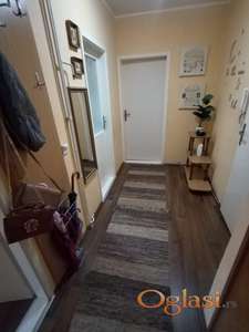 Prodaja dvosobnog nameštenog stana