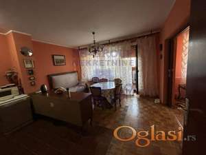 Trosoban stan površine 83 m² na Sajmu