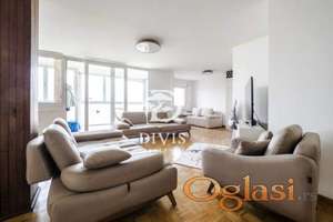 Renoviran 4.5 stan kod FDU, blok 28, 121m2, garaža