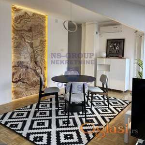 Izdaje se lepo uređen stan u centru Novog Sada.