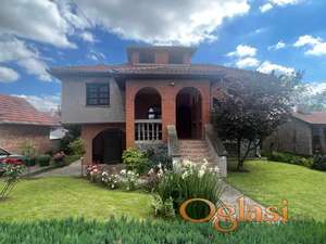 Atraktivna kuća - vikendica, između  Novog Sada i Beograda