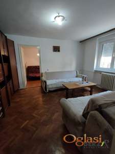 KOMFORAN DVOSOBAN STAN NA DETELINARI