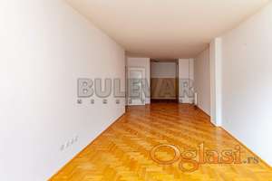 Dvosoban stan na Bulevaru, Novogradnja