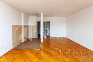 Jednosoban stan na Bulevaru, Novogradnja