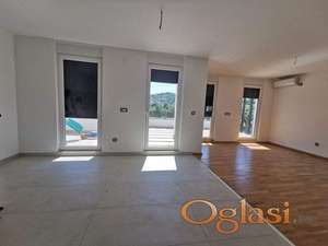 Odličan četvorosoban stan 124m2 Sremska Kamenica