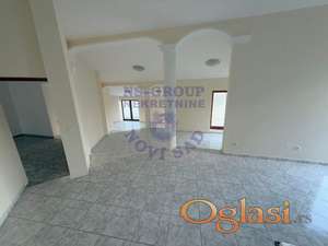 Odlična spratna kuća na Popovici