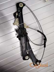 Audi a3 v8 prednji levi podizač stakla 3v 2012-2020 Originalni delovi  Moguca ugradnja delova  Alfa Romeo 147-156-166-159-GT-MiTo-Giulietta Fiat bravo 2 - croma -grande punto -multipla 2 -punto 3 -stilo-idea Freemont Panda 3 500L 500 Lancia ypsilon-delta-musa-lybra Volkswagen Golf 6  Audi a3 2012-2020  Ukoliko zelite da porucite Posaljite poruku preko sms poruke ili pozovite na telefon 0616115961