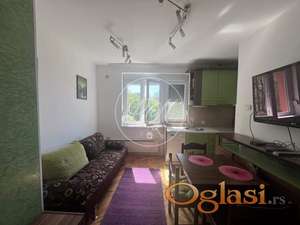 Milana Uzelca, Zemun, 34m2+terasa,odličan ID#1225