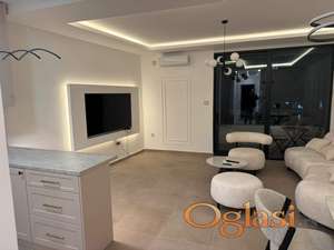 LUXUZAN TROSOBAN STAN U VALENTINA VODNIKA SA GARAŽOM