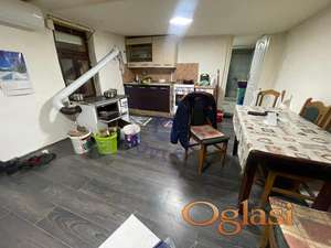 Prizemna kuca u Banostru!