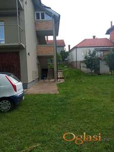 Dve kuće u Kragujevcu, naselje Erdeč, 340 m2 i 105 m2, plac 1042 m2