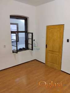 Ekonomski fakultet, Gavrila Principa, 33m2