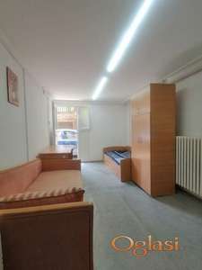 Garaža renovirana kao stan 17m2 - Bulevar Kralja Petra I