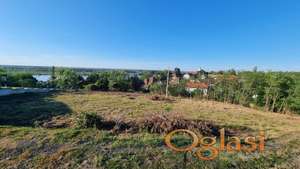 Banoštor! Pogled na Dunav! Plac 893m2