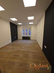 ODLIČAN POSLOVNI PROSTOR ZA KANCELARIJU NA KEJU