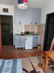 Izdavanje garsonjere