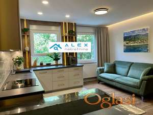 Odličan lux renoviran jednoiposoban stan na Novom Naselju