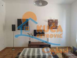 Salonski stan na Paliluli, vpr- prvi sprat