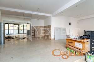 Lokal  u  prizemlju  novogradnje, strogi  centar,  165 m2  u  dva  nivoa + 70 m2 (bašta)