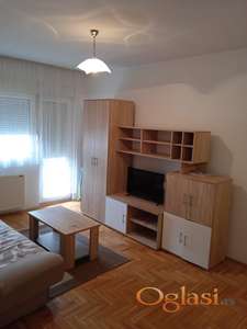 ODMAH USELJIV STAN U KOPERNIKOVOJ, SA PARKING MESTOM