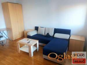 Garsonjera 30 m², Sajmište, Novi Sad, 3. sprat