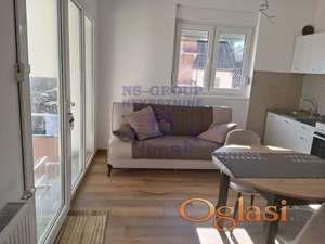 Odličan dvoiposoban stan u Petrovaradinu!