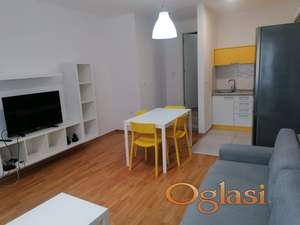 NAMEŠTEN DVOSOBAN STAN KOD PICERIJE ĆAO 380 EVRA