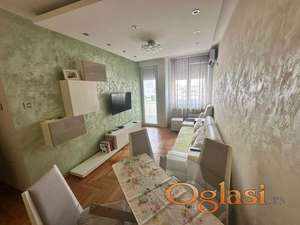 Grbavica - Doža Đerđa!  Fantastičan dvoiposoban stan!