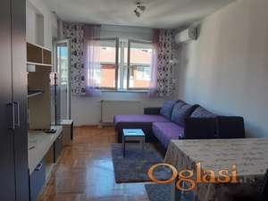 Moderan stan blizu centra