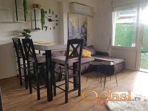 Lux garsonjera sa privatnim dvorištem