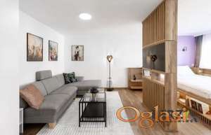  PRELEP LUKSUZNO OPREMLJEN STAN - BULEVAR U BLIZINI ŽELEZNIČKE STANICE