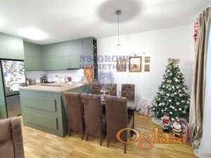 Na prodaju stan u centru adica